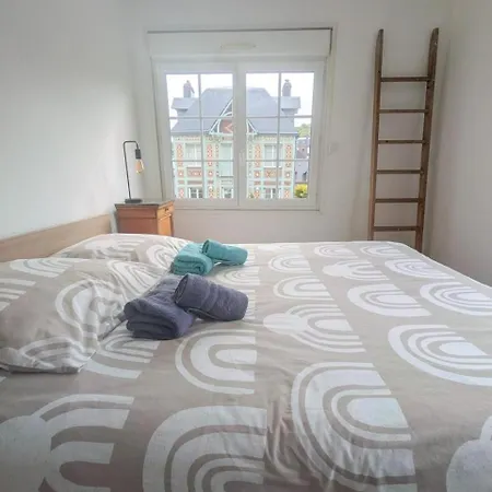 Pensionat Maison La Tribu Des Roses 4*
